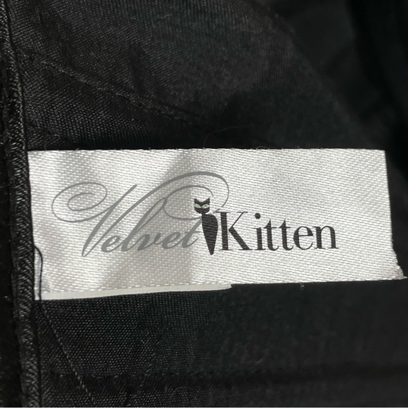 Velvet Kitten Corset Top Lace Up Black Red Halter Neck Tie Boning - Picture 3 of 13